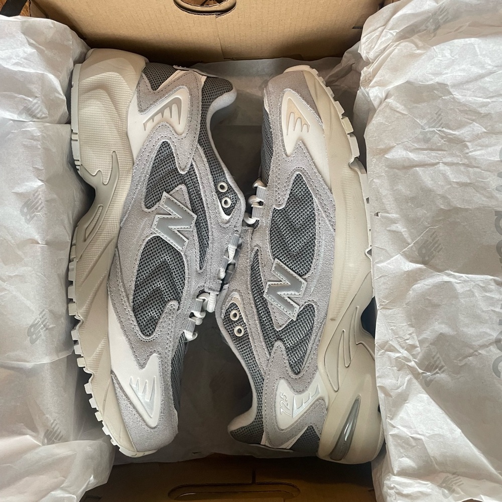 New balance 725 ML725AA